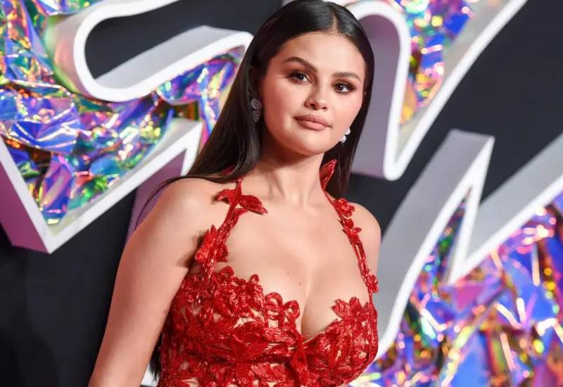 Selena Gomez attains billionaire status