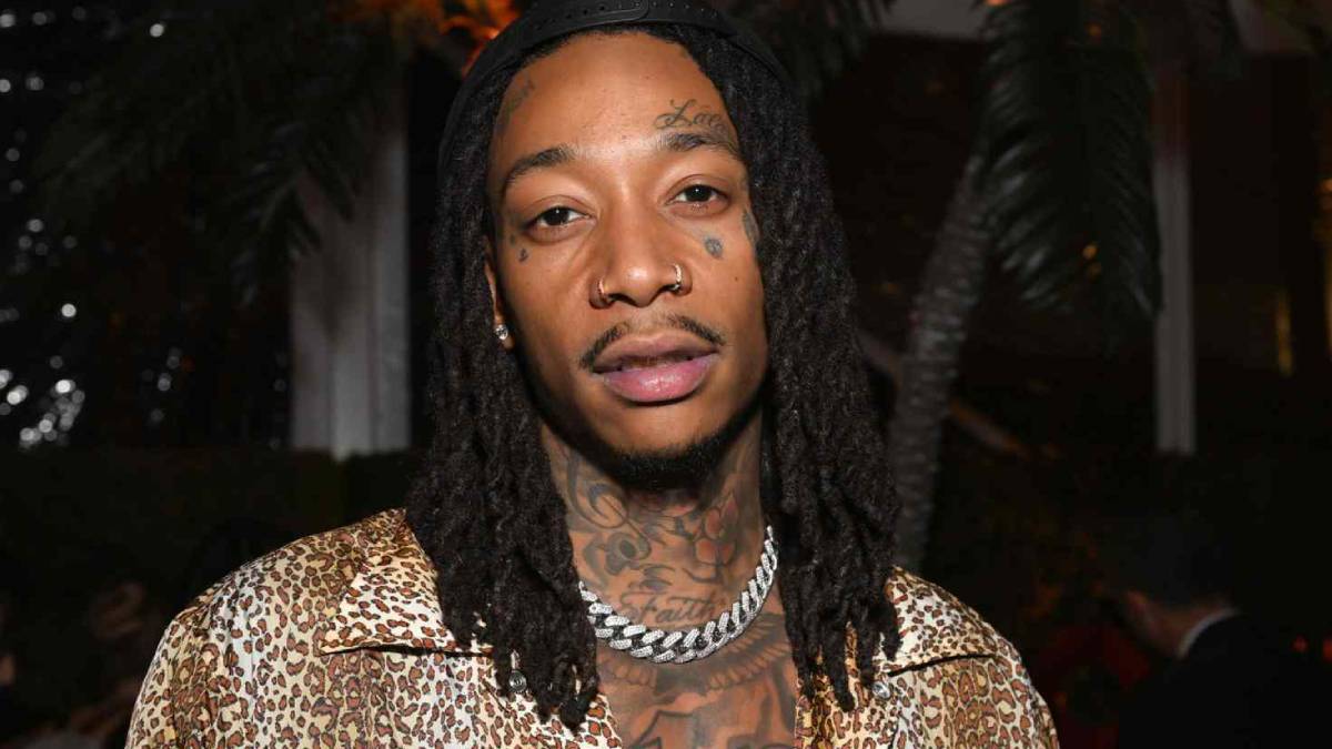 Wiz Khalifa in trouble after smoking weed on stage in Romania